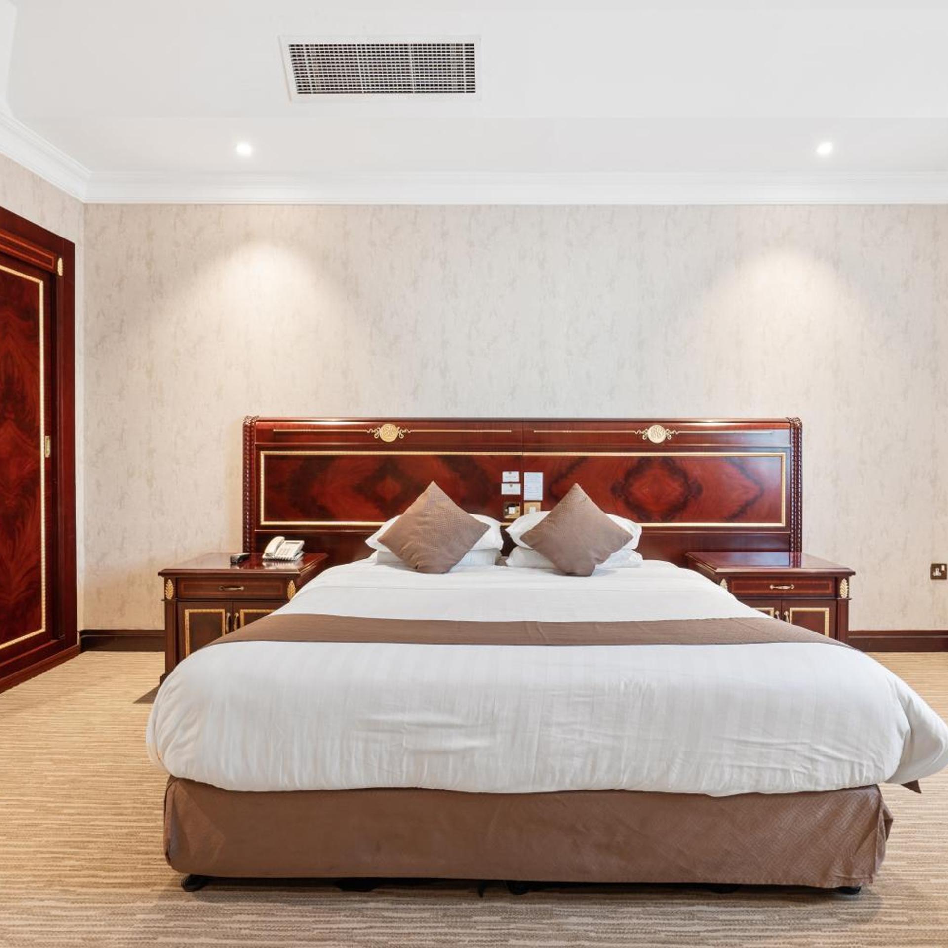 Chairmen Hotel 15/50