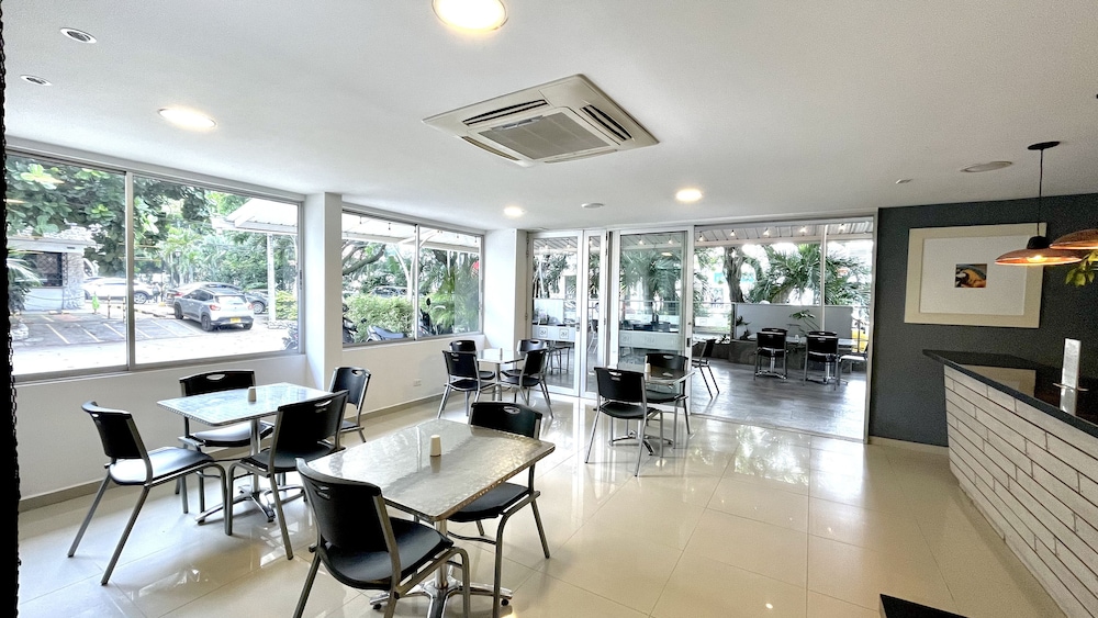 Hotel MS Chipichape Plus 48/59