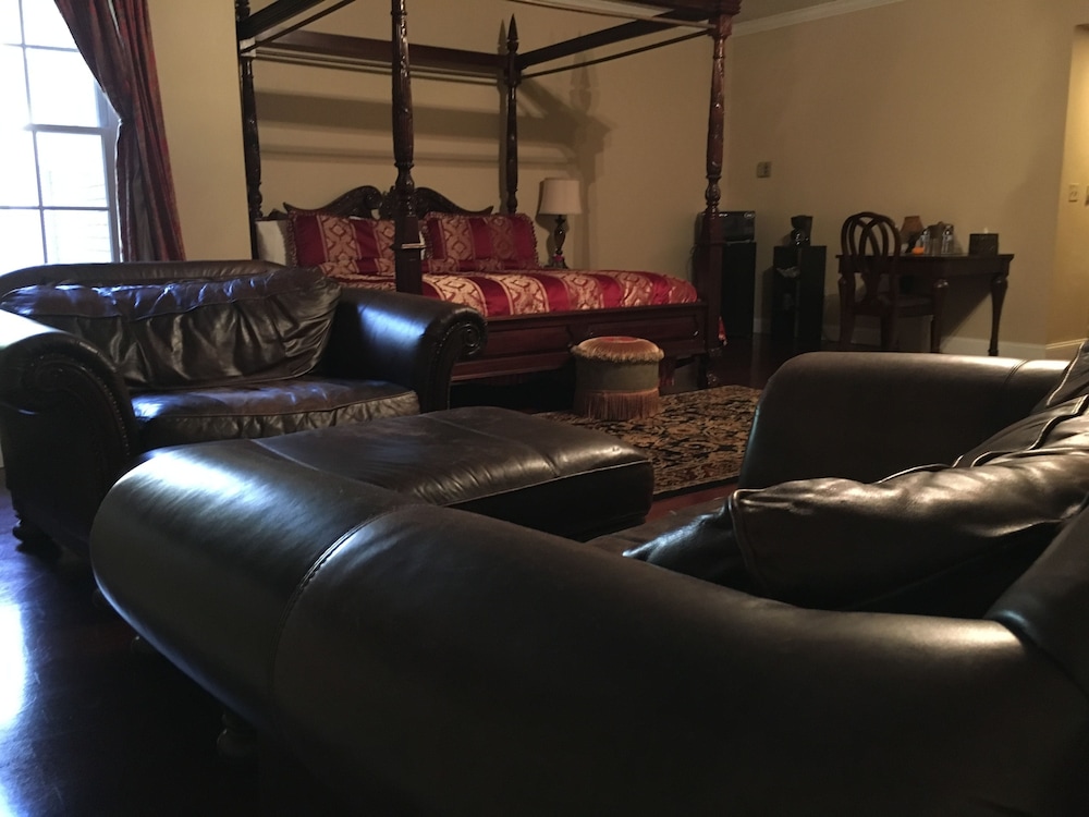 Colts Neck Inn Hotel 46/64