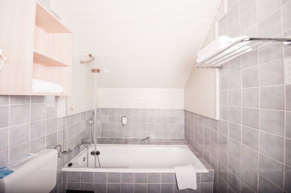 Hotel Zagreb - Health & Beauty 17/76