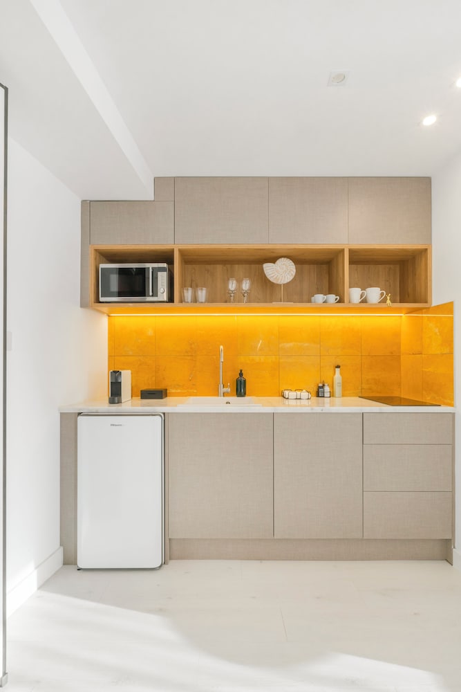 Ototo Luxury Living 2/50