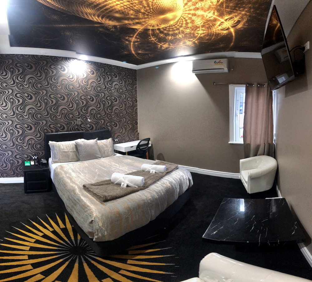 Amelia Budget Hotel 26/34