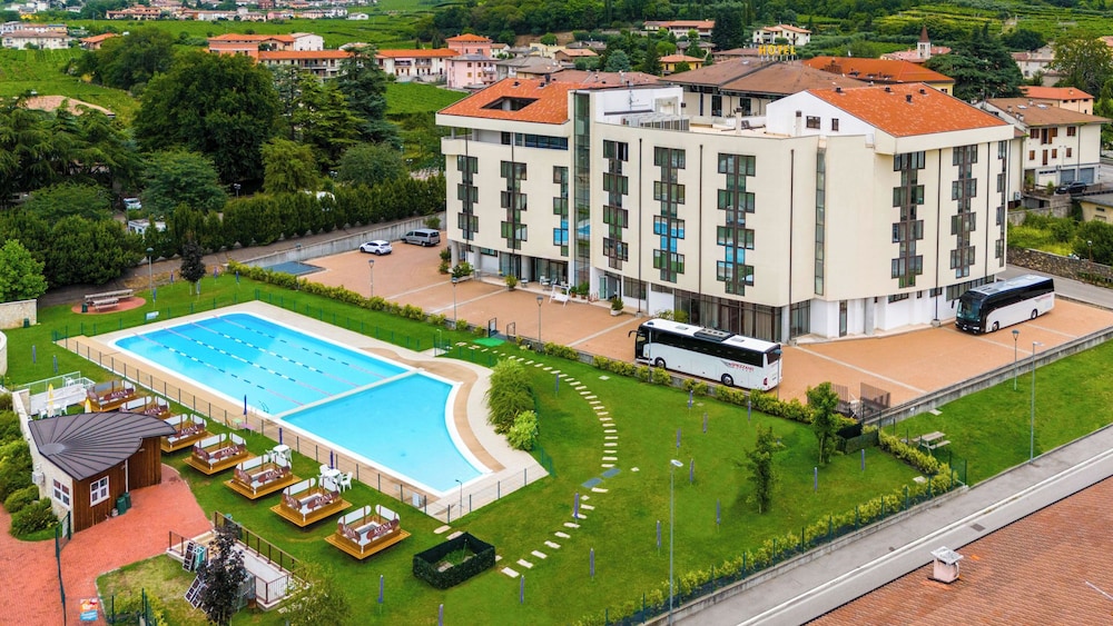 Kona Hotel Verona 3/50