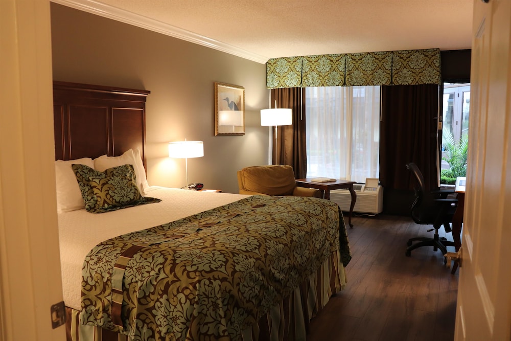 BEST WESTERN PLUS WESTBANK 13/50