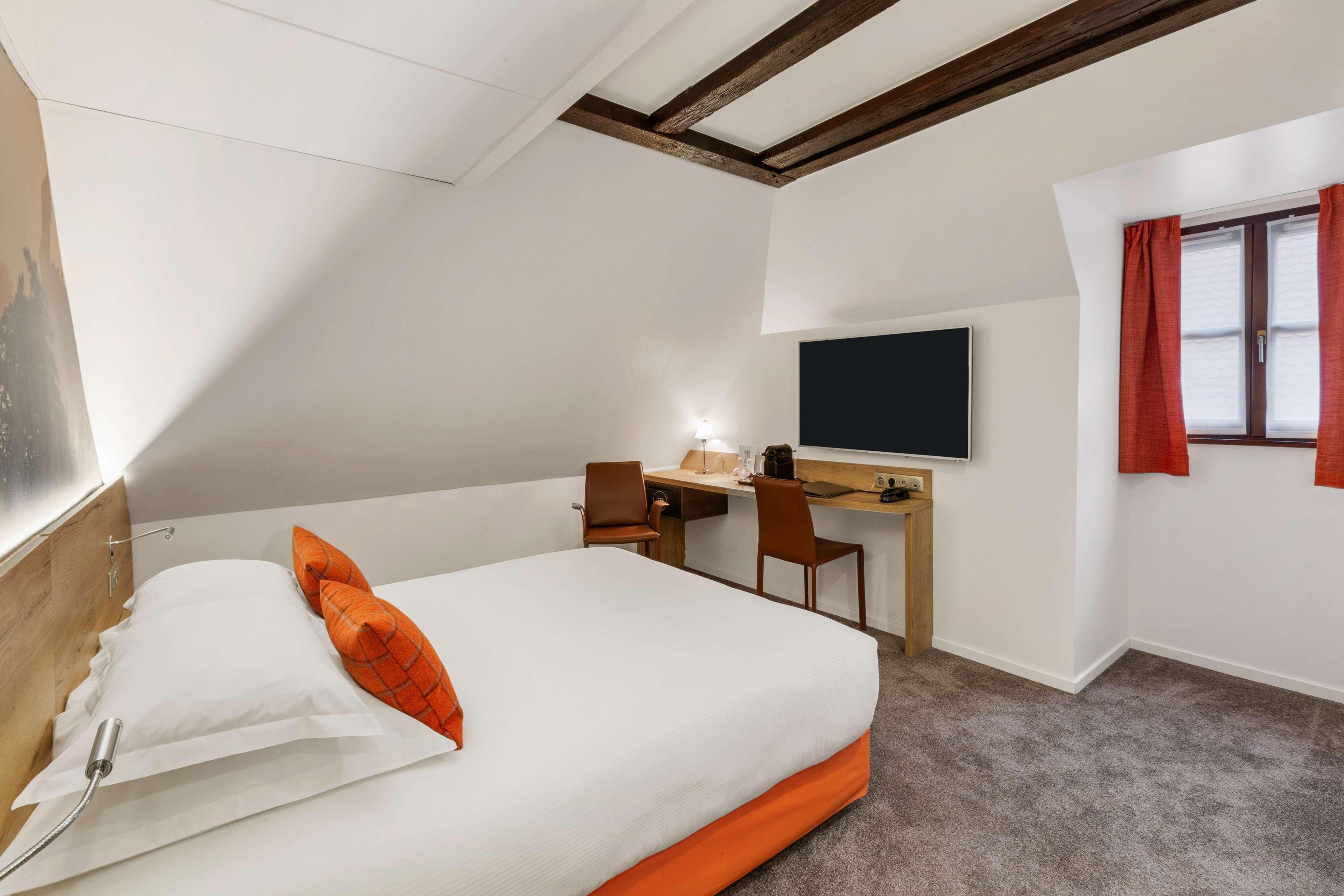 Executive, Convertible King Bed, Balcony, Bathtub