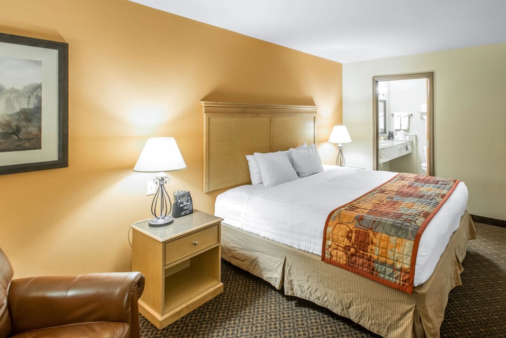 Comfort Inn & Suites Glenwood Springs On The River 16/27
