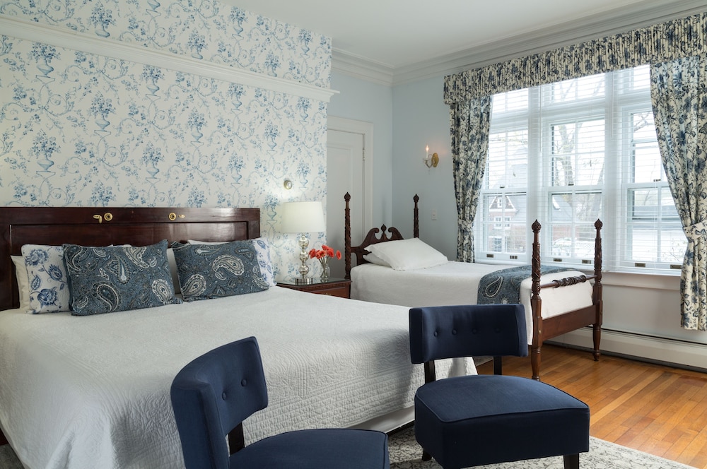 Signature, Plus, 1 King and 1 Single Beds, Private Bathroom, Patio, Accessible