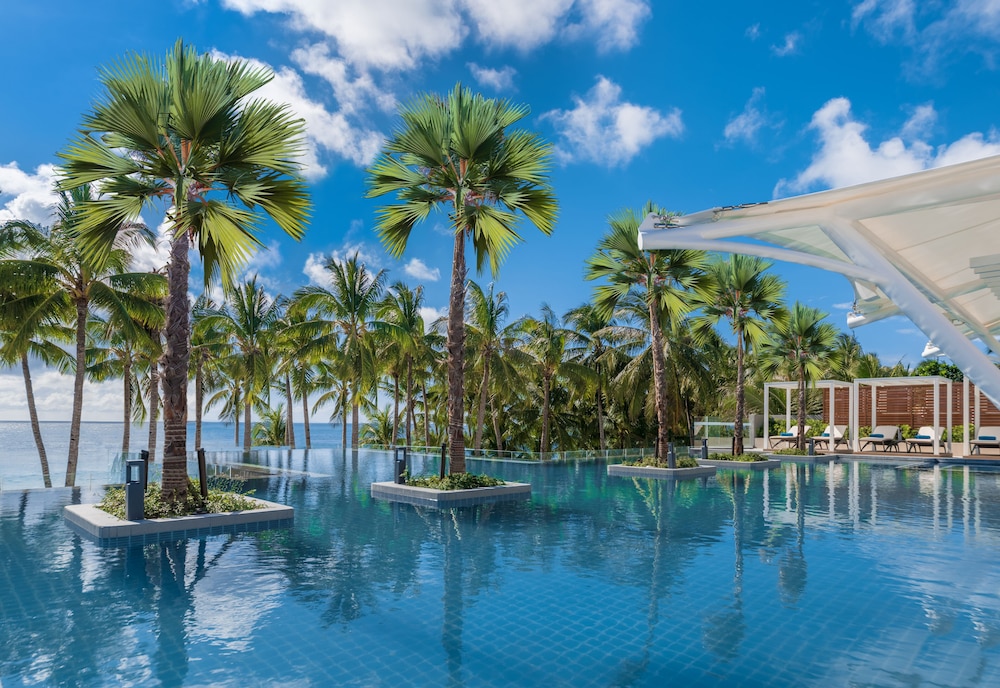 Henann Crystal Sands Resort 8/40