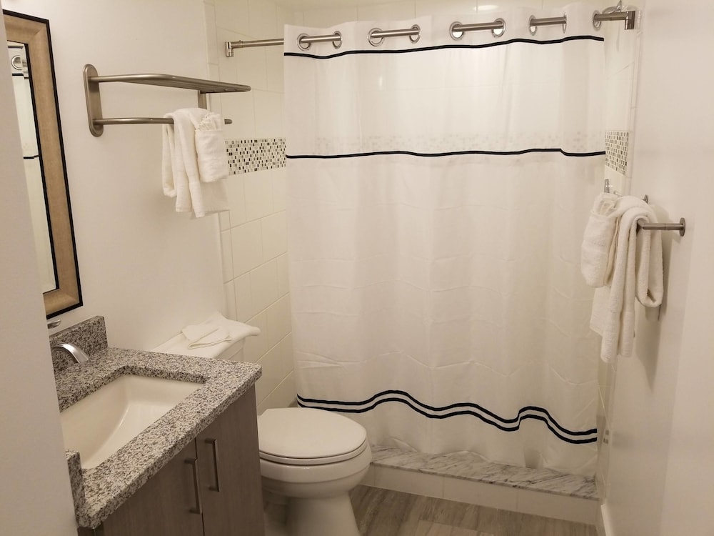 Provident Oceana Beachfront Suites 76/77
