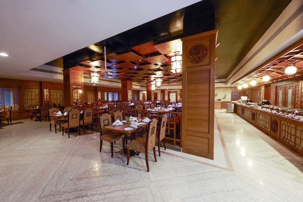 Hotel Jp Chennai Cmbt 40/47
