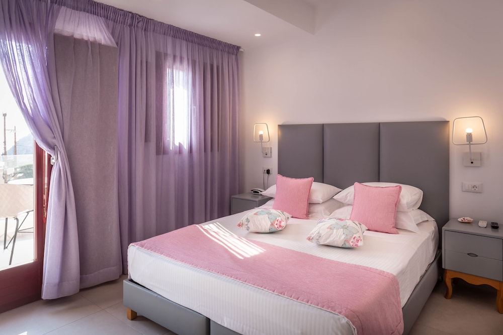 MAR N MAR CROWN SANTORINI HOTEL AND SUITES 11/48
