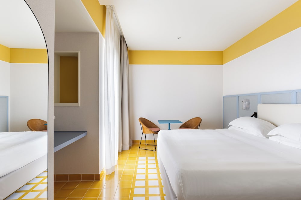 COMFORT, DOUBLE BED