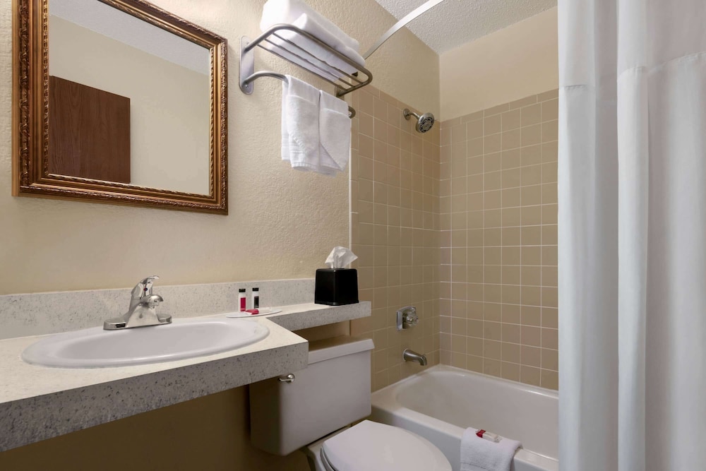 Days Inn by Wyndham Fort Collins 18/75