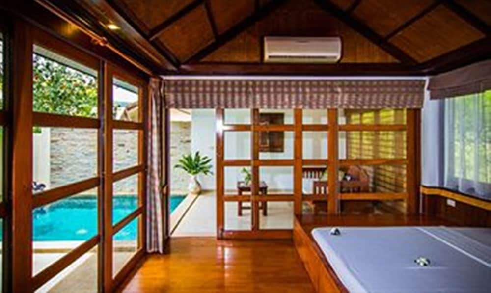 Coco Palm Beach Resort 65/66
