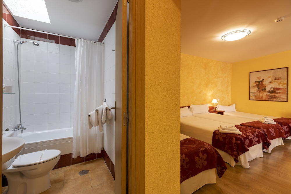 Hostal Restaurante Puerta del Alcázar 12/61