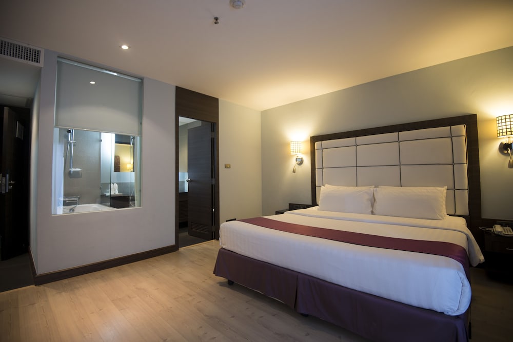 S Sukhumvit Suites Hotel 28/57