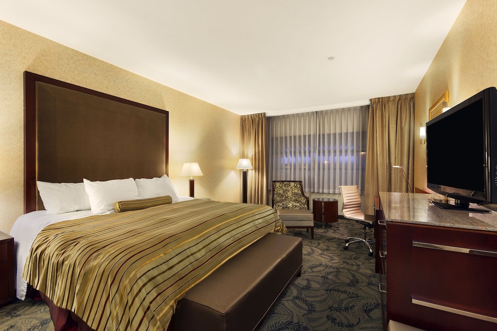 Poco Inn And Suites Hotel Conference Centre 18/58