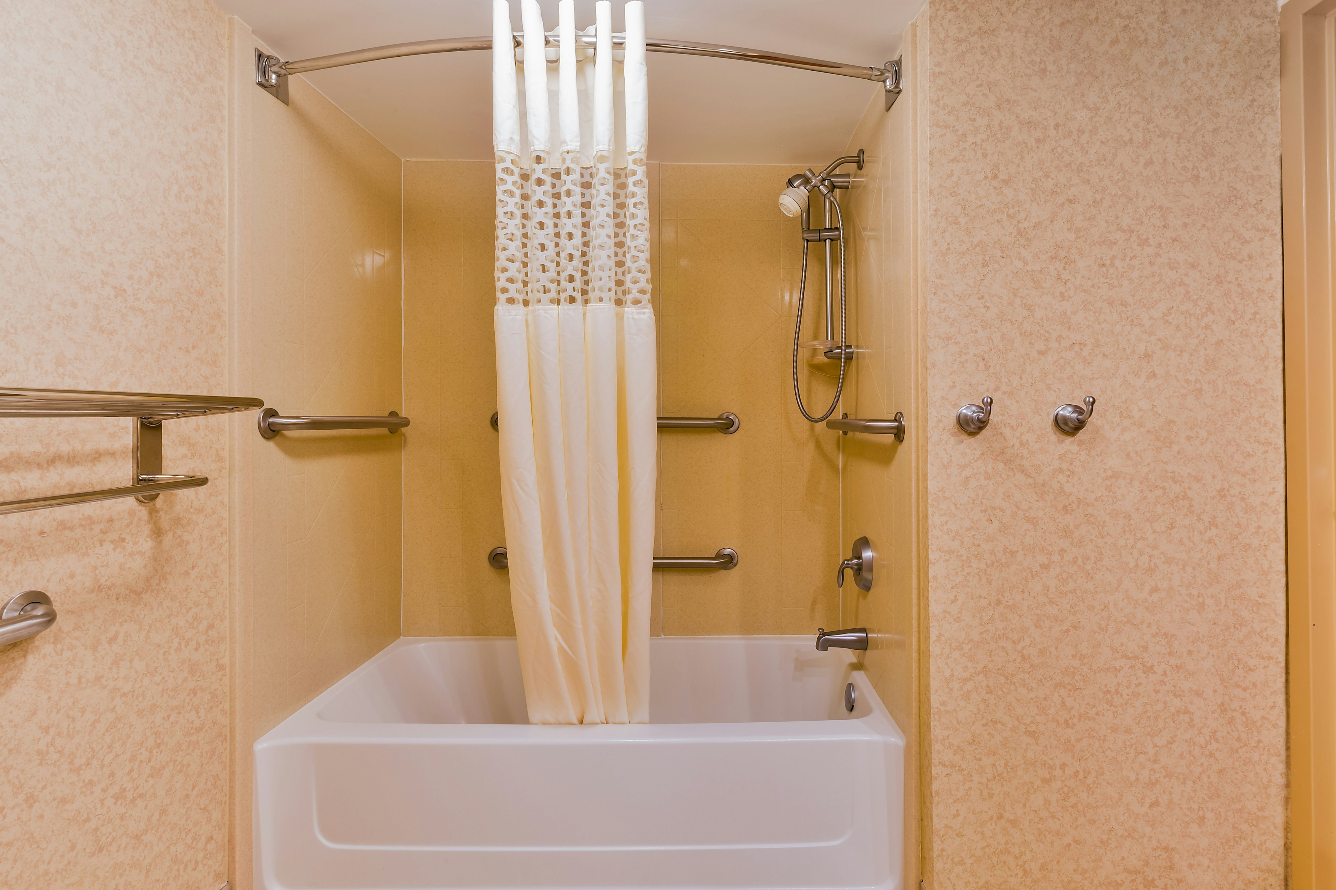 Hampton Inn Hendersonville 55/55