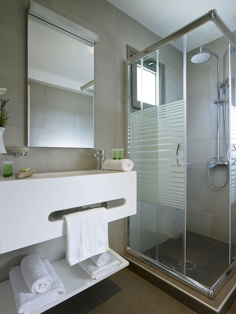 CHC Coriva Beach Hotel and Bungalows 27/75