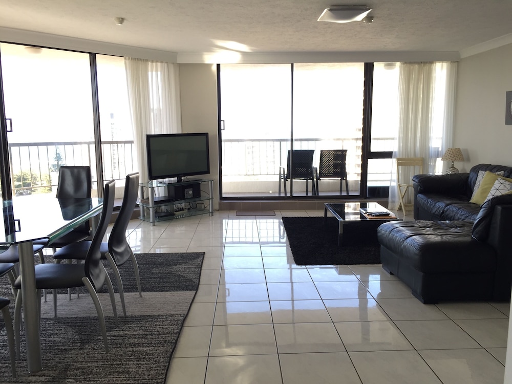 Genesis Holiday Apartments 54/76