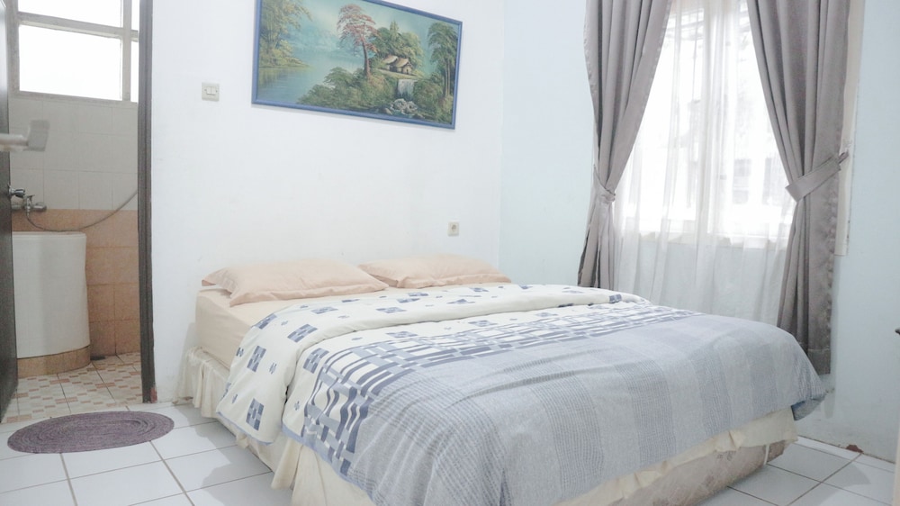 Aries Biru Hotel and Villa 17/49