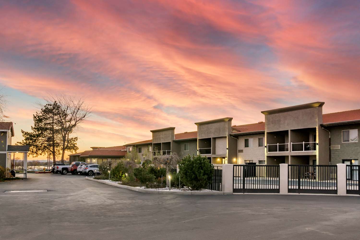 Best Western Plus Lake Front Hotel 2/51