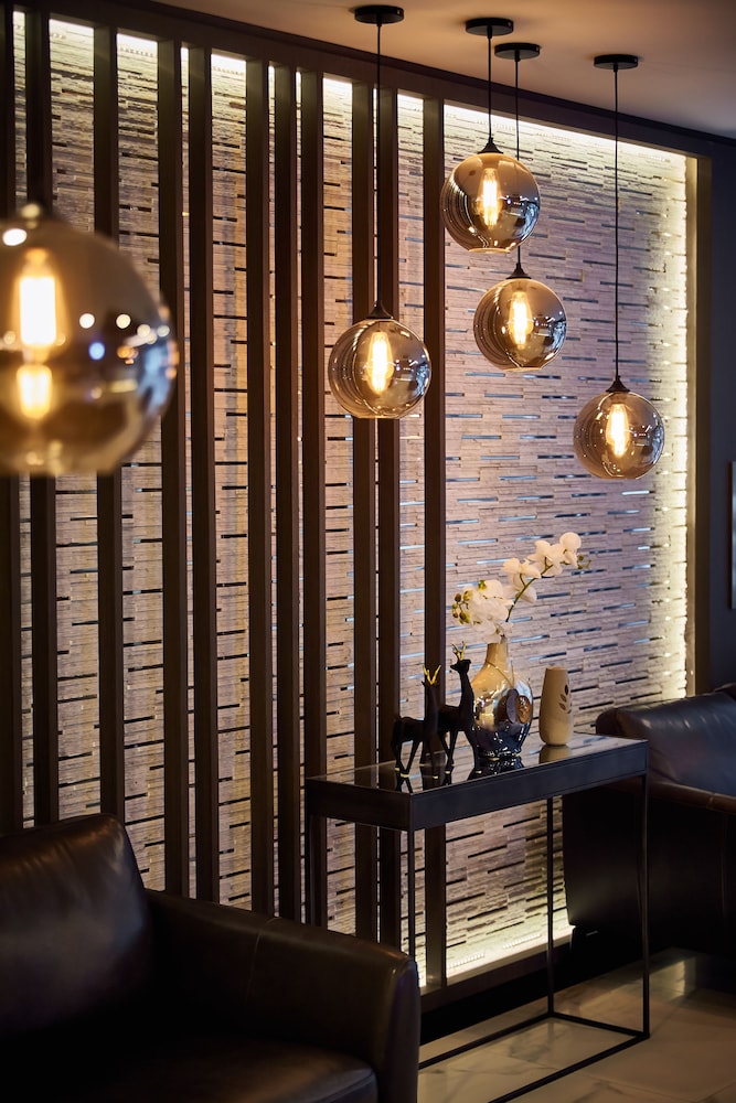 Samyan Serene Hotel 36/63