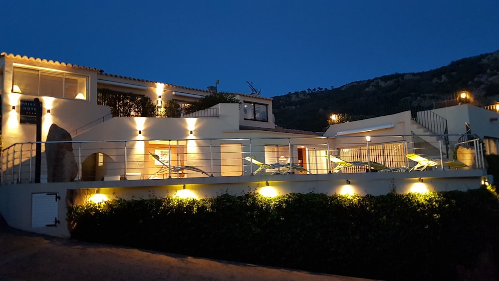 Private Hotel 1/50