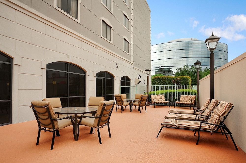 Embassy Suites Galleria 31/50