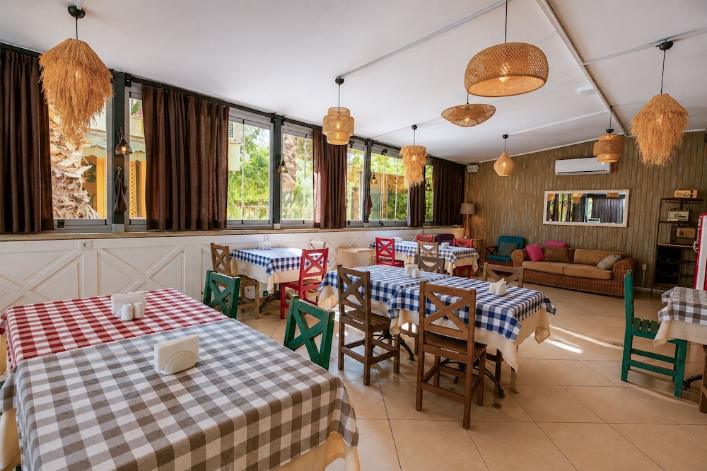 BENNA HOTEL 57/77