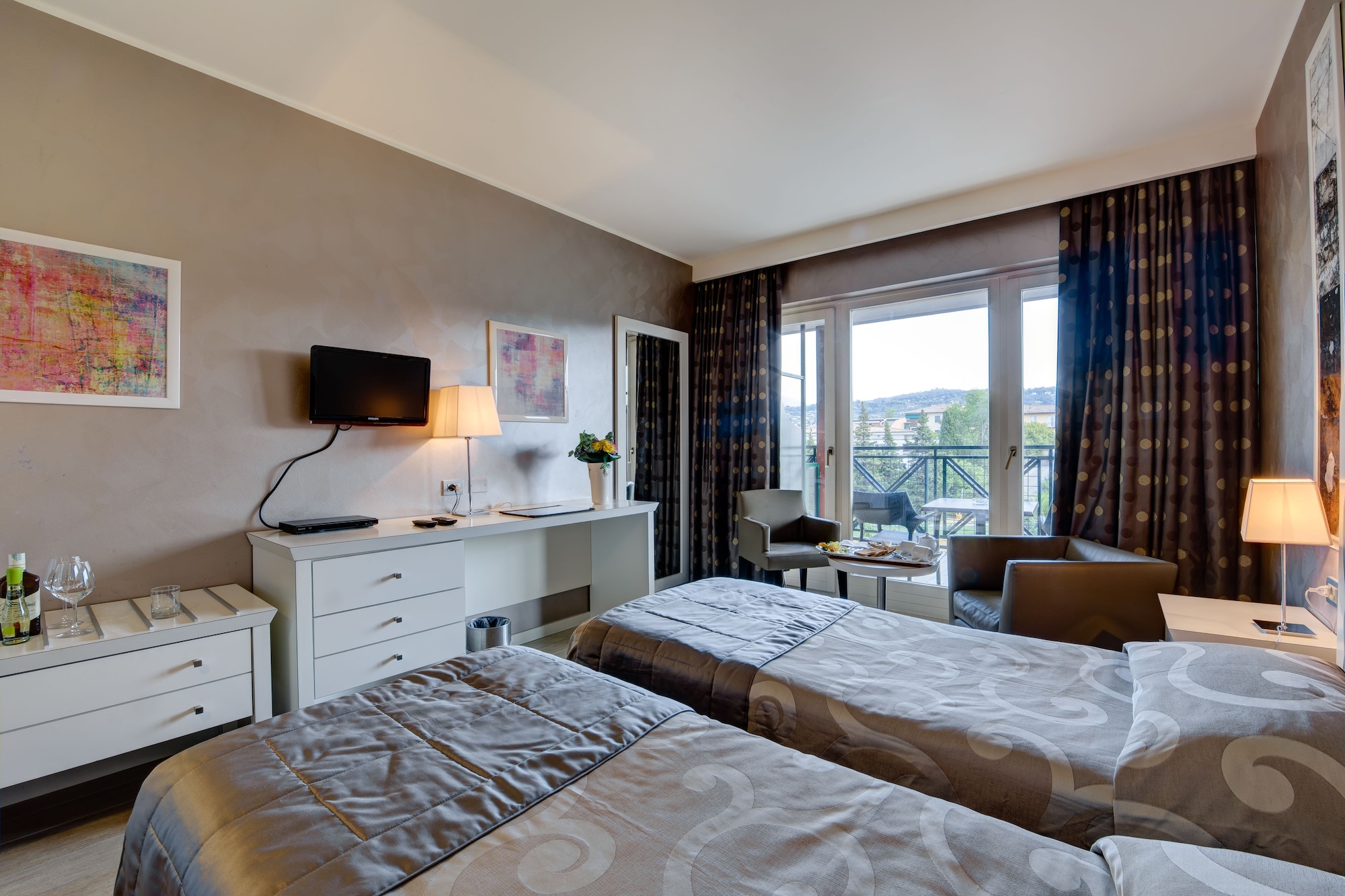 PRIVILEGE, DOUBLE OR TWIN BED