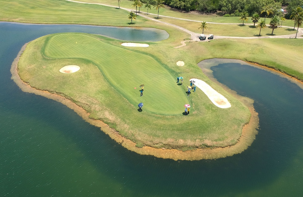 Mission Hills Golf Resort and Spa 40/50