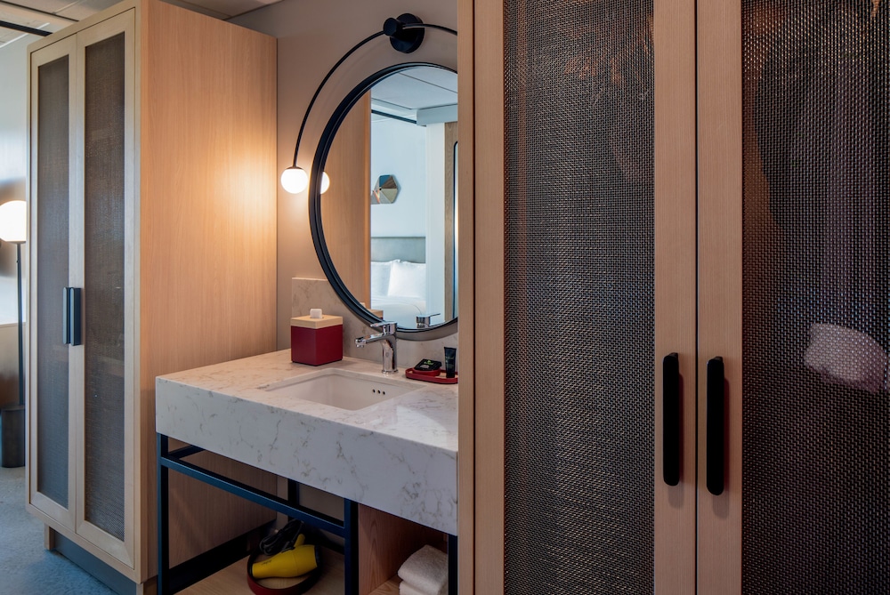 غرفة بسرير كينج لذوي الإعاقة، Hyatt Centric Downtown Portland 3/5