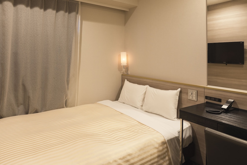 ROOM, DOUBLE BED, SMOKING