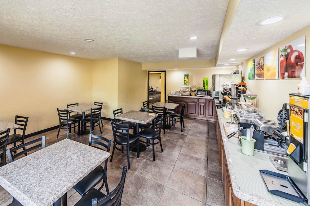 Quality Inn Decatur Near US-224 43/60