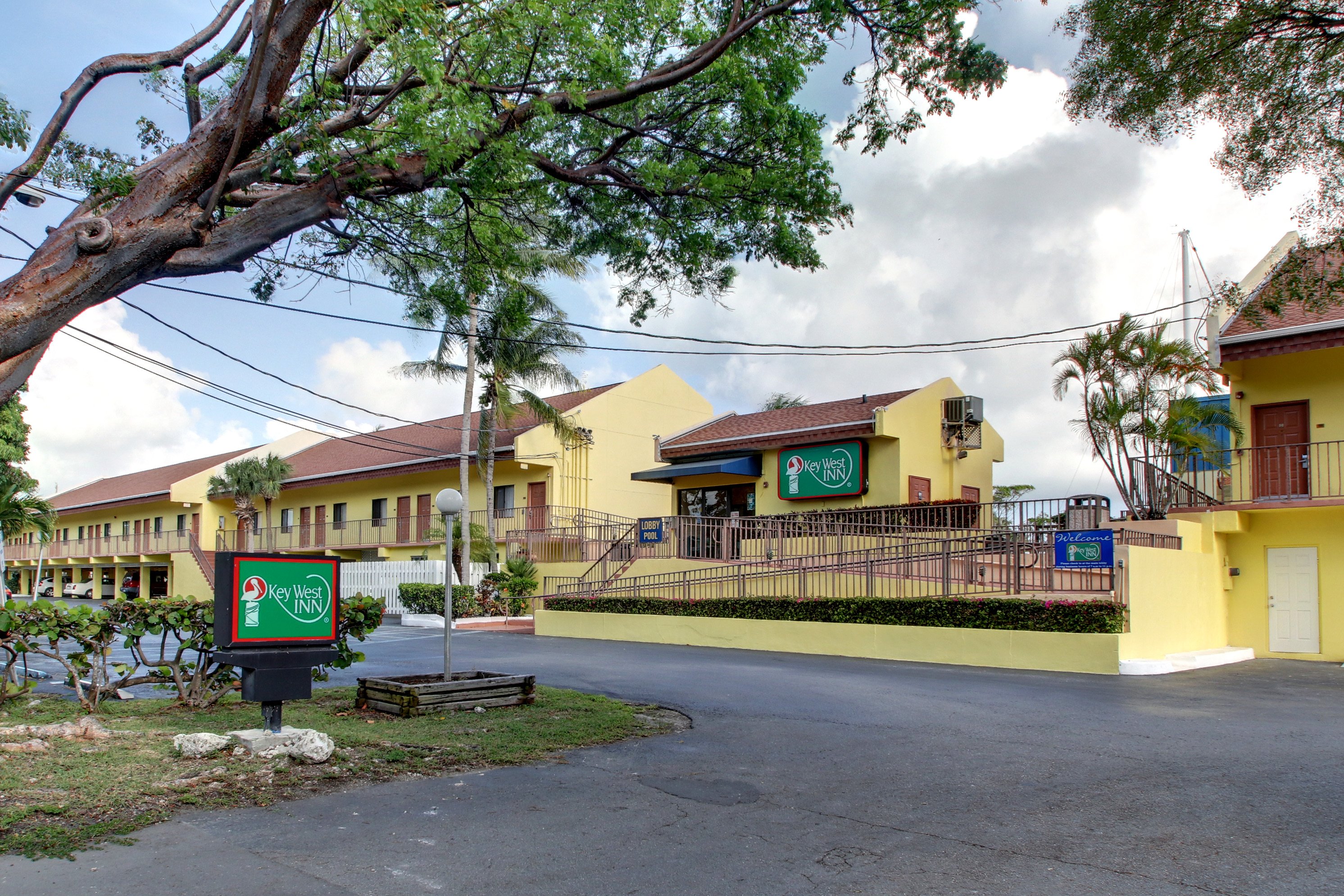 Waterside Suites And Marina 4/43