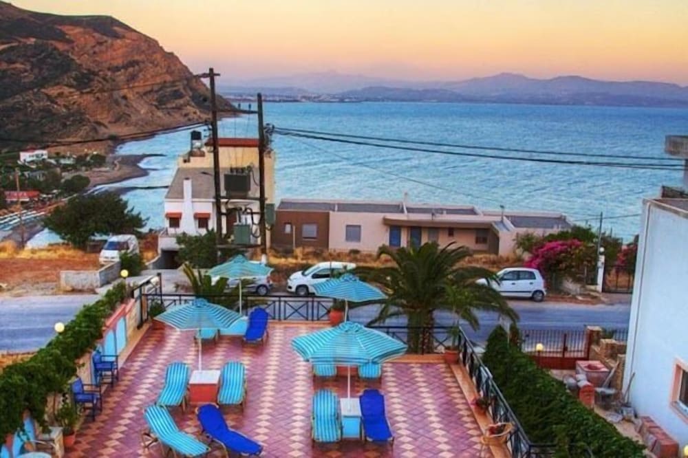 Adonis Hotel in Agios Vasileios