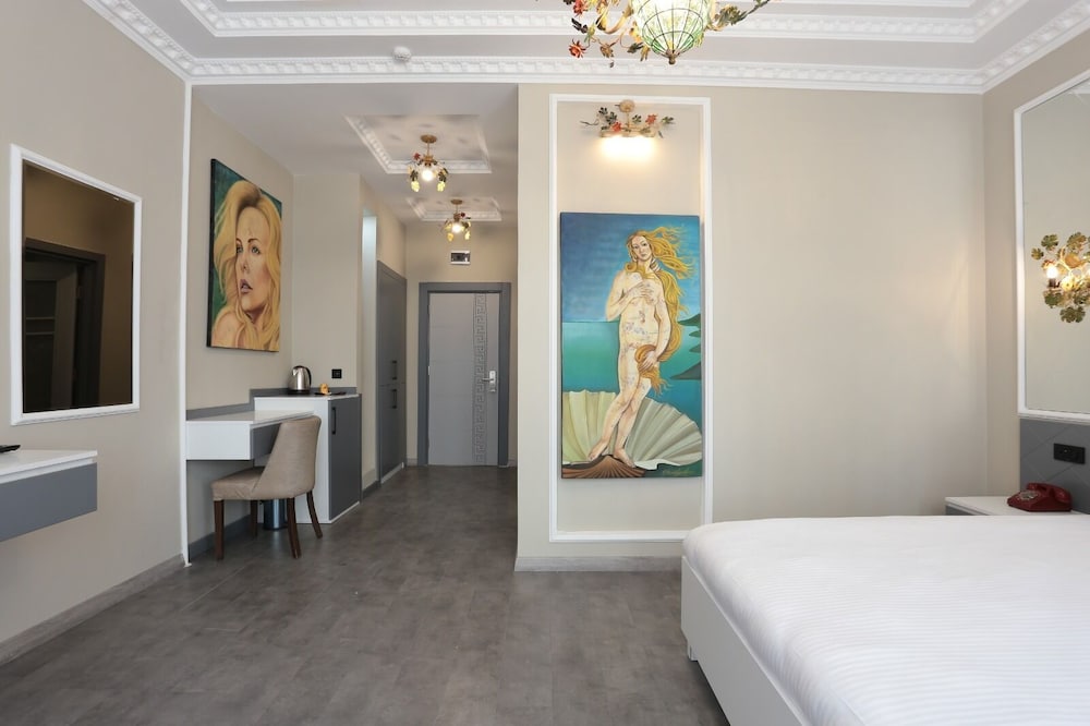 Arach Hotel Harbiye 18/73