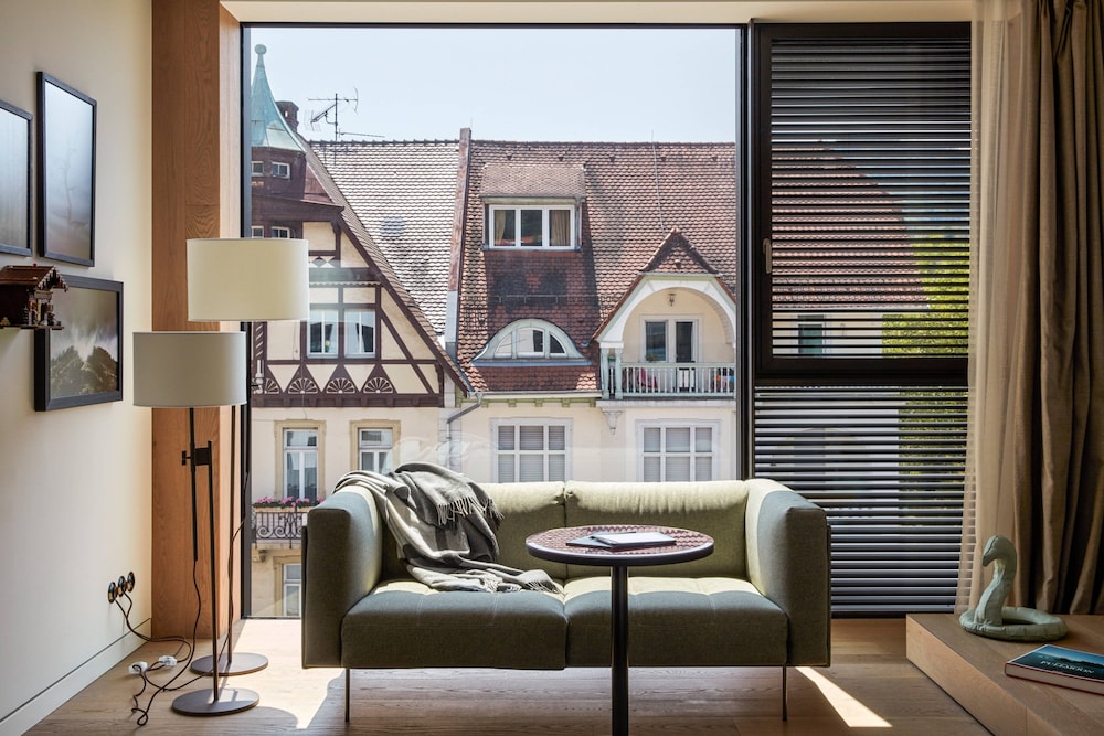 Roomers Baden Baden Autograph Collection 33/74