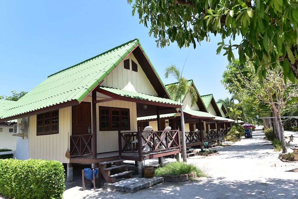 Varin Beach Resort 13/75