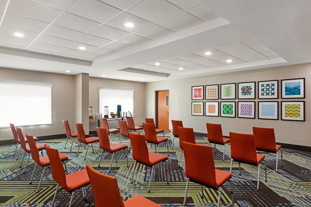 Holiday Inn Express & Suites Pembroke Pines-Sheridan St 46/54