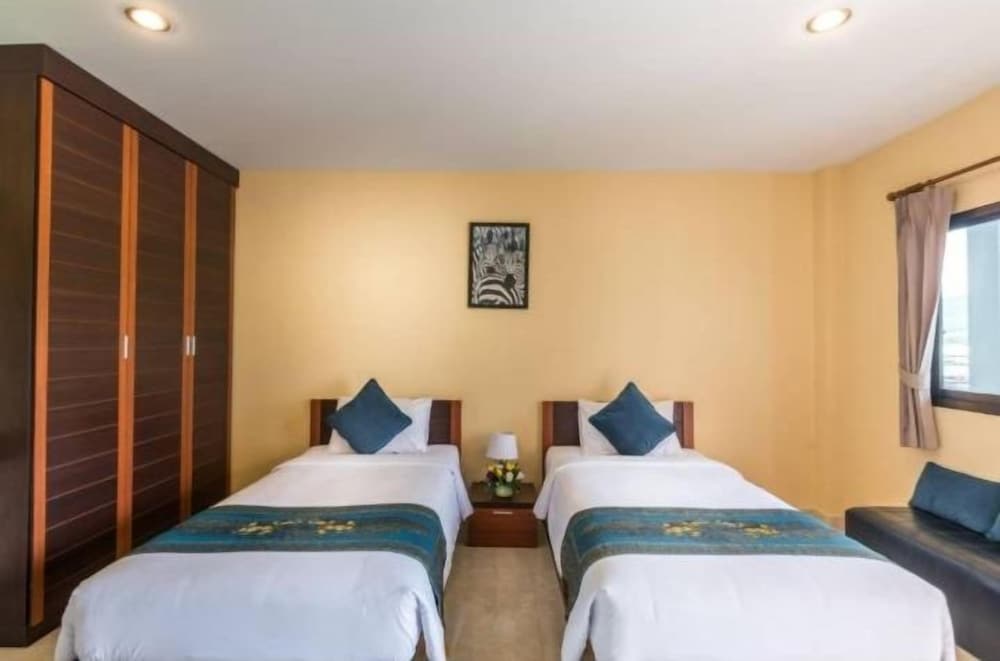 T Y Airport Inn 29/53