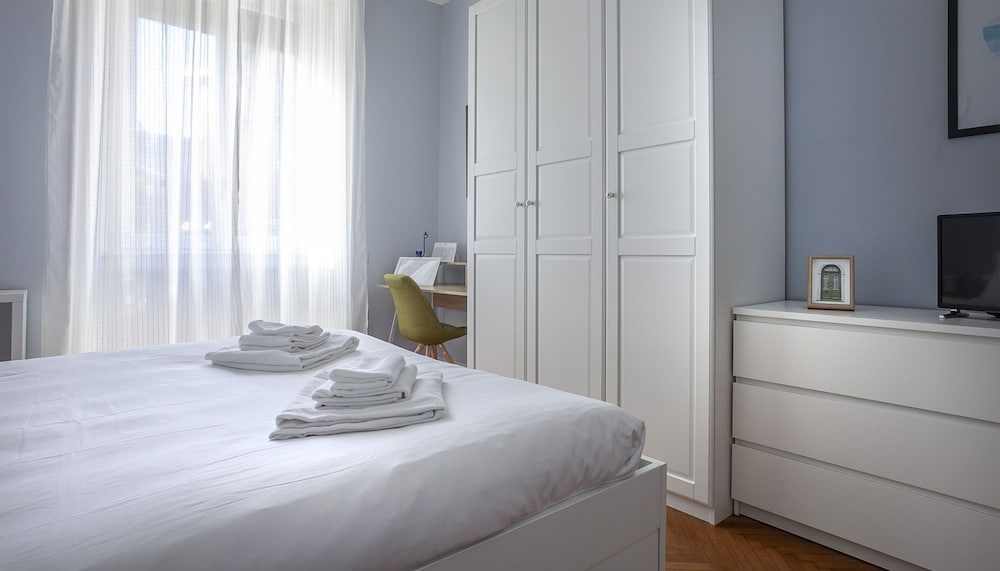 2 Bedrooms, Apartment, Double and Twin Beds