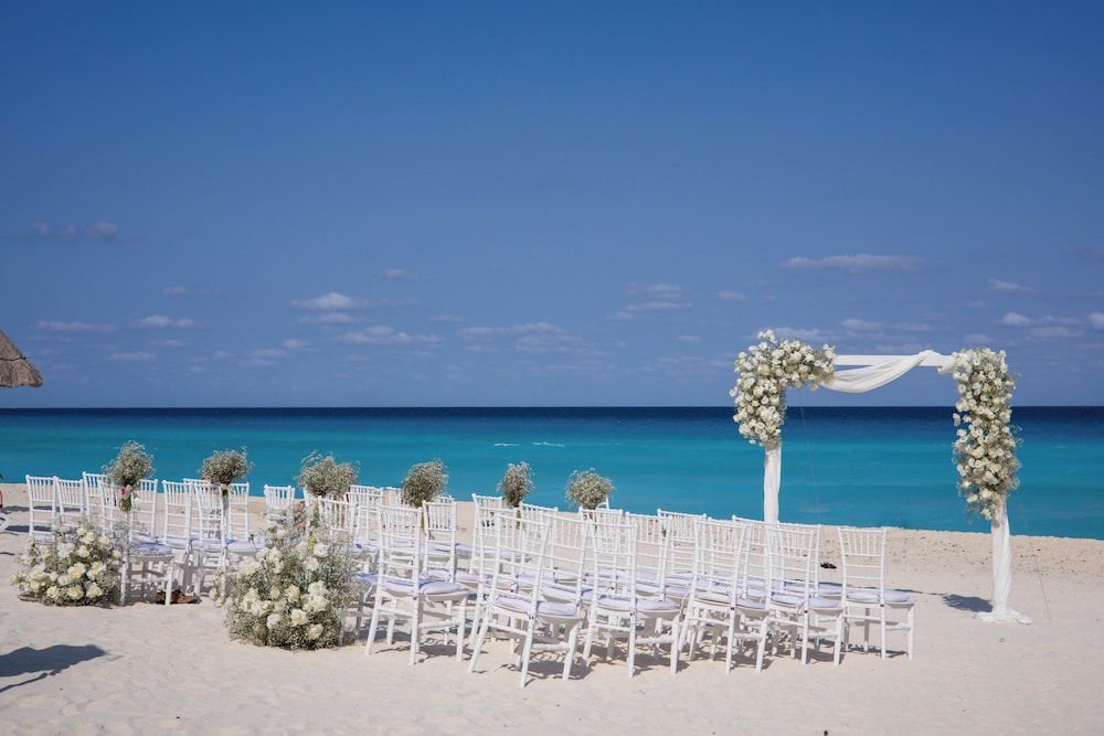 The Royal Sands All Inclusive Resort & Spa 72/75