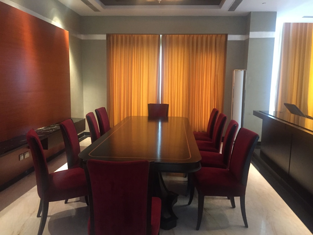 LE MERIDIEN COIMBATORE 37/40