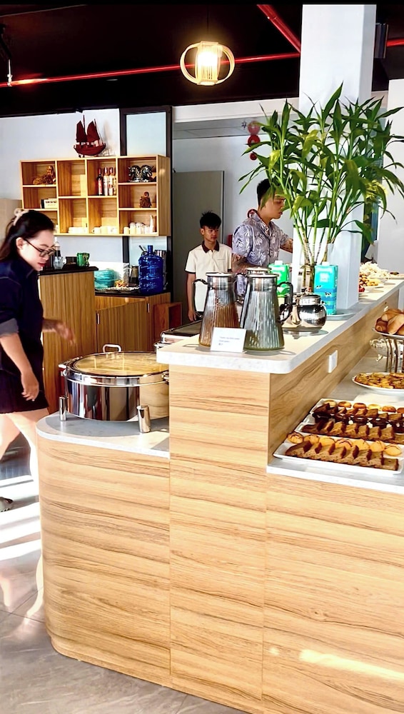 Halong Central Hotel 7/45