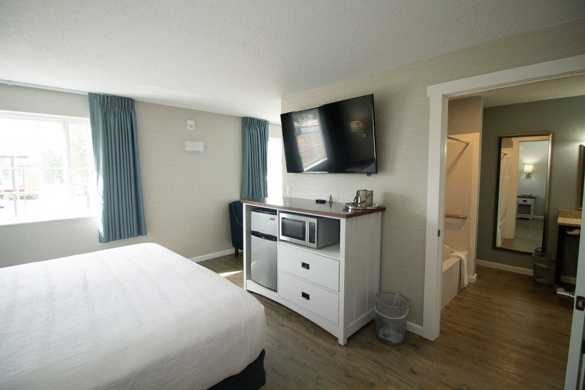 SPA, KING BED, NO VIEW, ACCESSIBLE