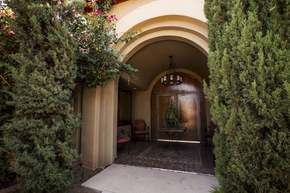 Los Arboles Hotel 44/50