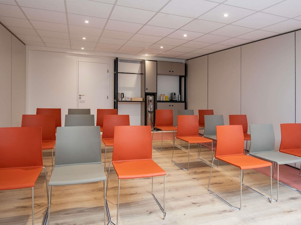 IBIS BUDGET NICE CALIFORNIE LENVAL 67/78