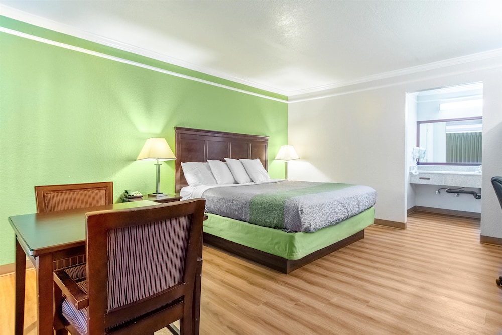 Motel6 Kingsburg, CA 26/47